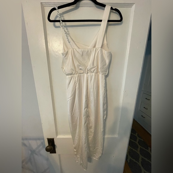 Boutique Dress - Picture 3 of 4